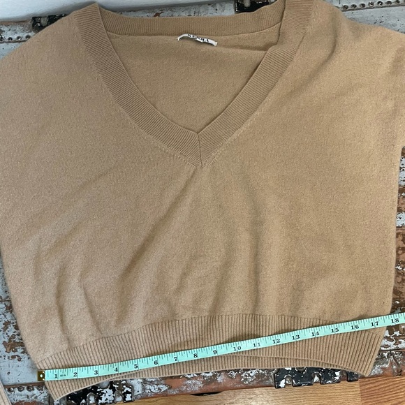 Serra Wool Cashmere V Neck Sweater - Picture 14 of 15